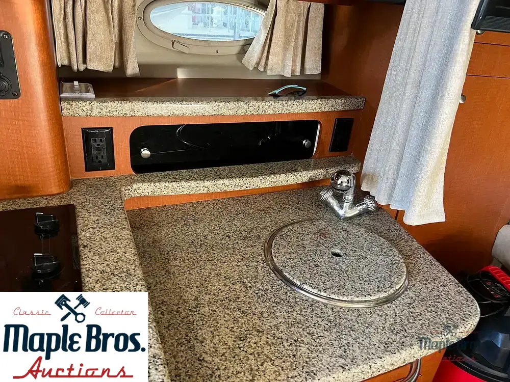 2005 Chaparral 310 Signature
