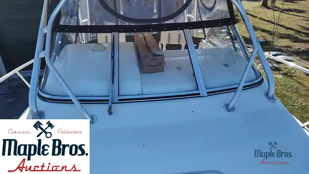 2003 Hydra-Sports 2600WA