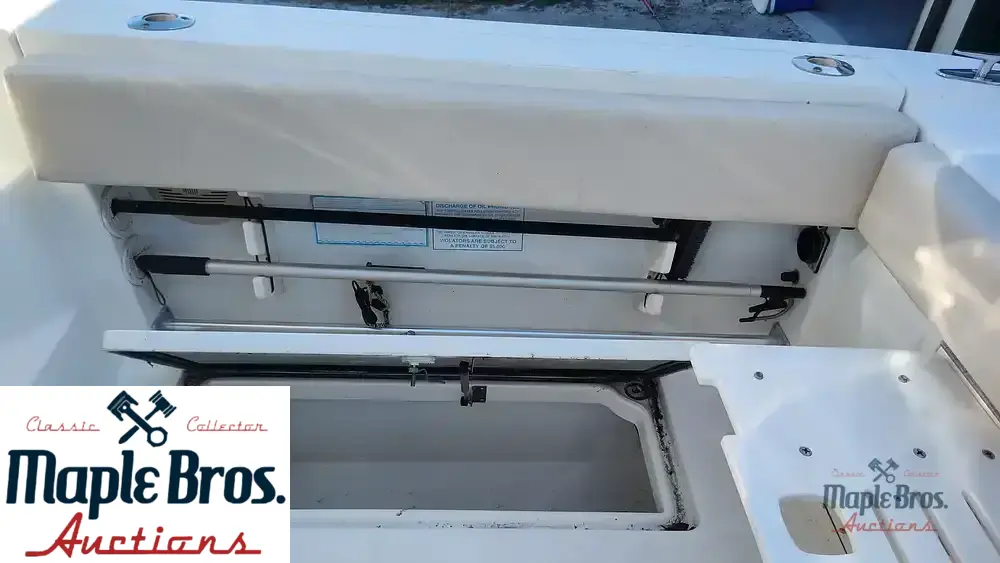 2003 Hydra-Sports 2600WA