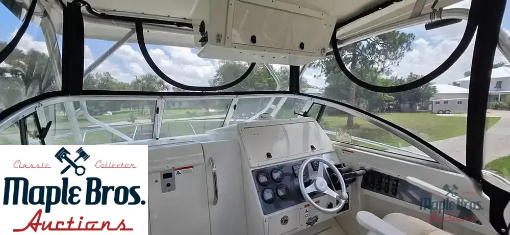 2003 Hydra-Sports 2600WA
