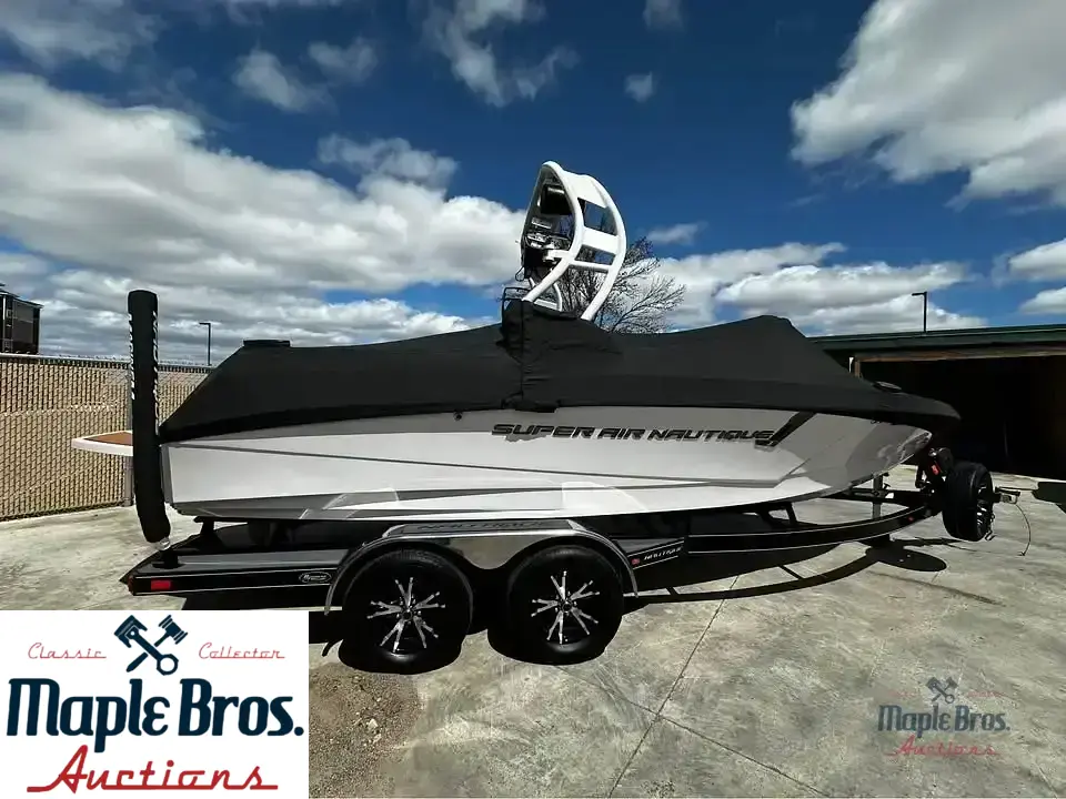 2015 Super Air Nautique 210