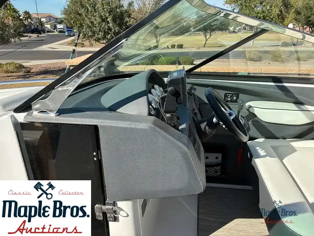 2019 Regal 2800