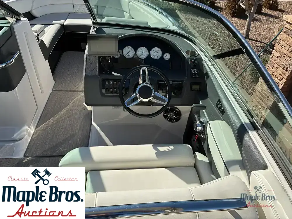 2019 Regal 2800