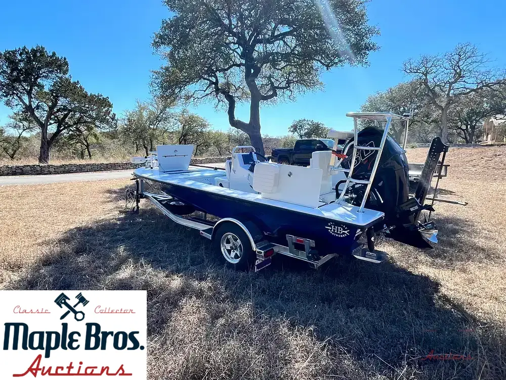 2023 Hells Bay Professional