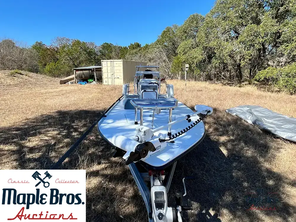 2023 Hells Bay Professional