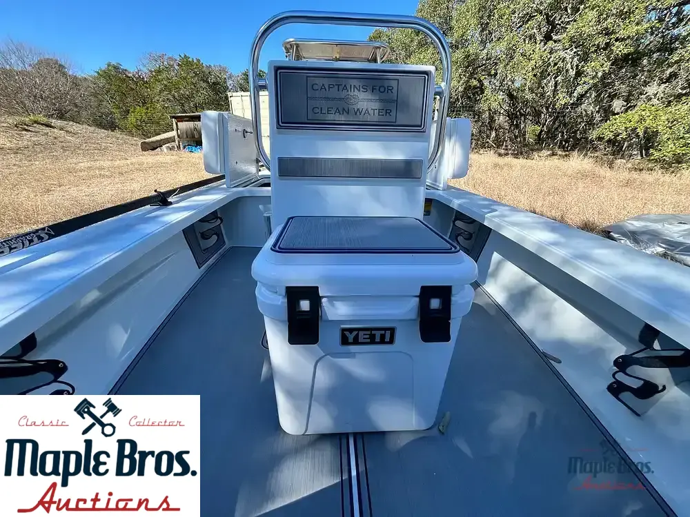 2023 Hells Bay Professional