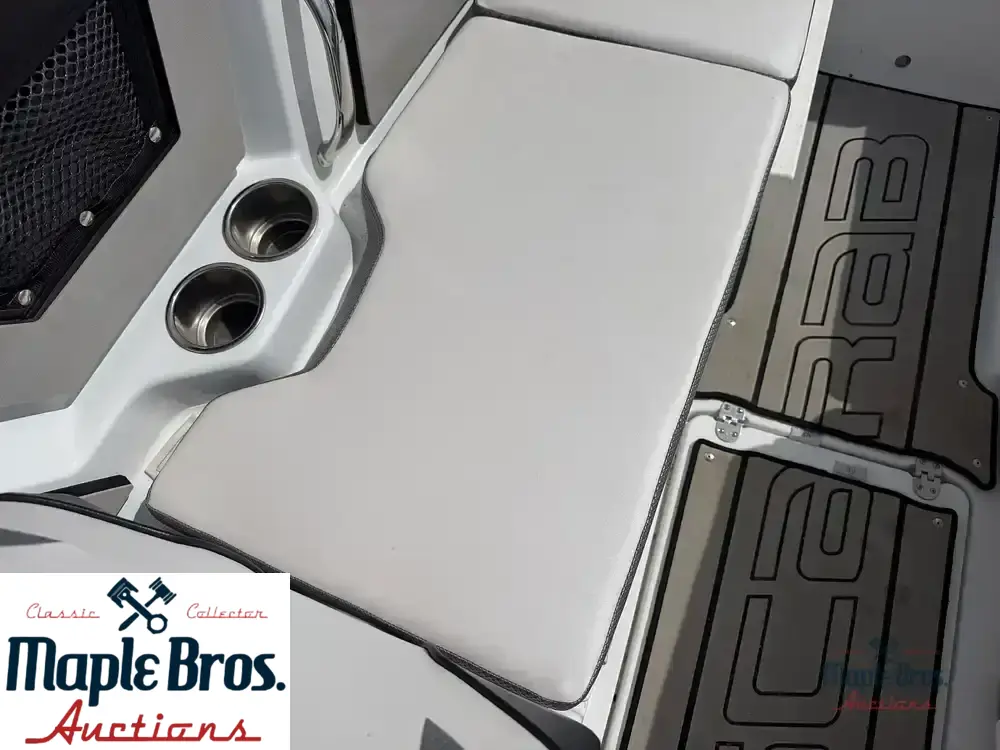 2020 Scarab 255 Open