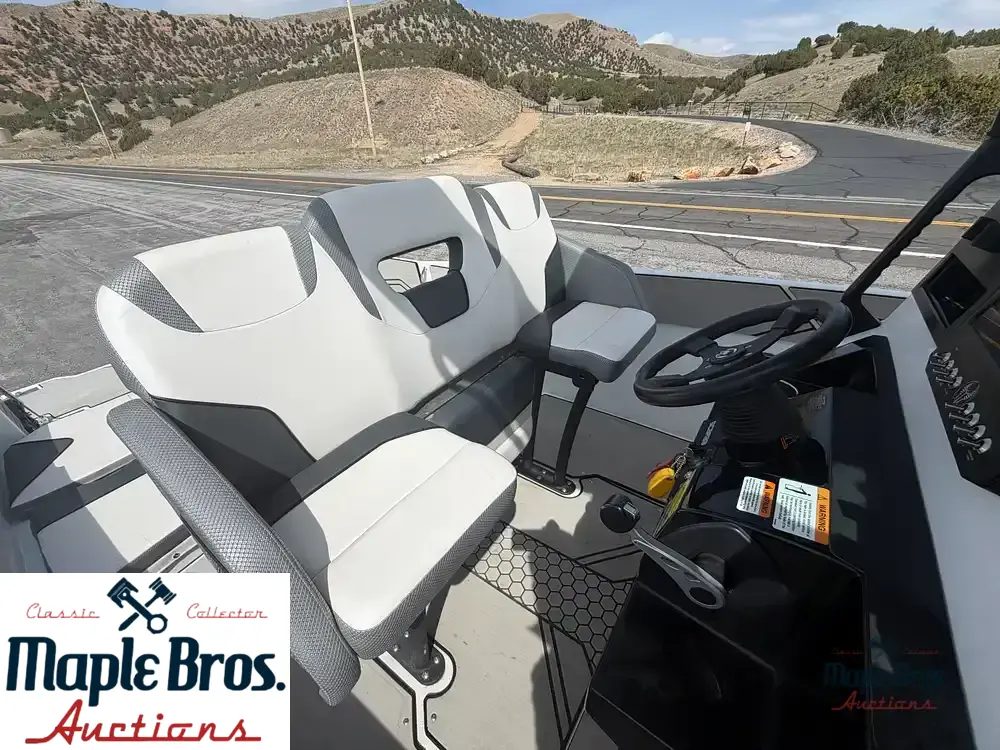 2020 Scarab 255 Open