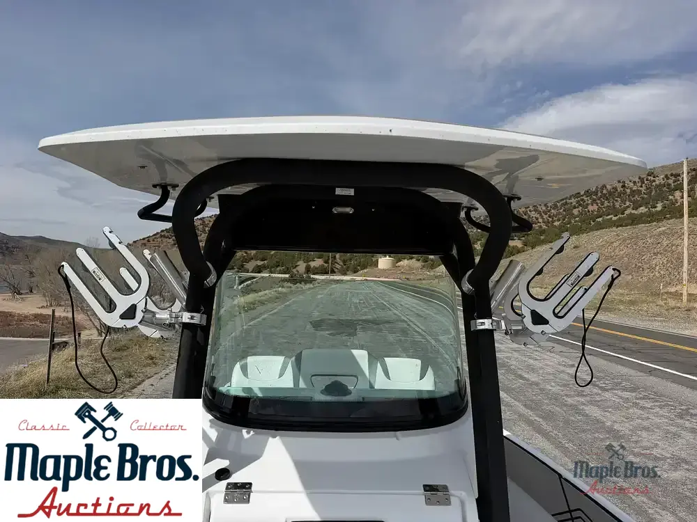 2020 Scarab 255 Open