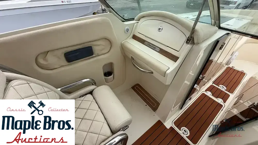 2015 Chris-Craft 32 Launch