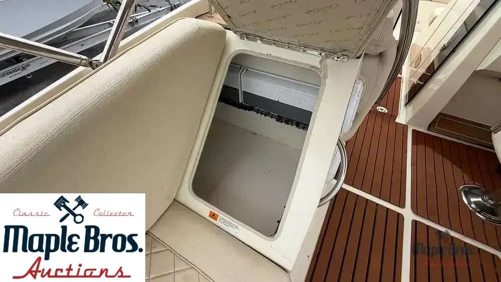 2015 Chris-Craft 32 Launch
