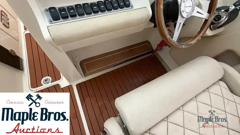 2015 Chris-Craft 32 Launch