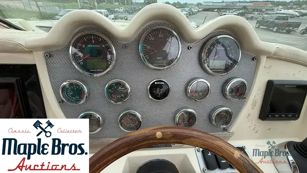 2015 Chris-Craft 32 Launch