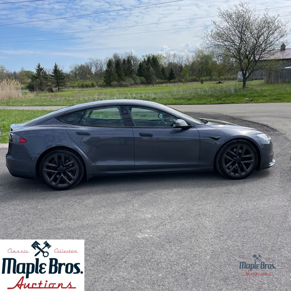 2022 Tesla Model S Base