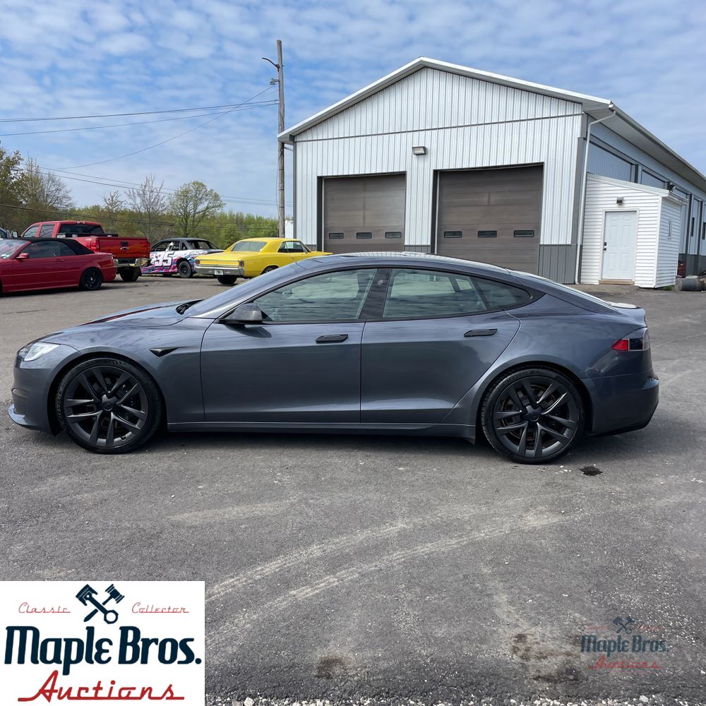 2022 Tesla Model S Base