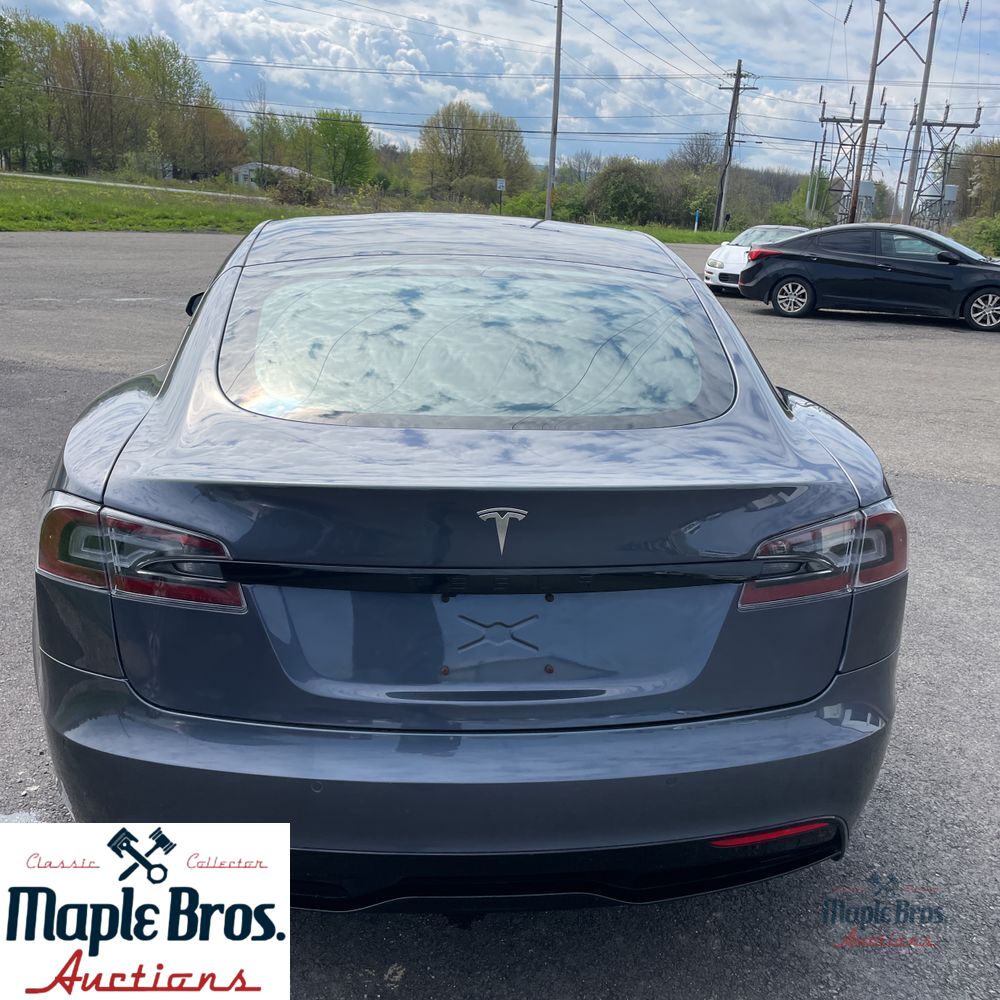 2022 Tesla Model S Base