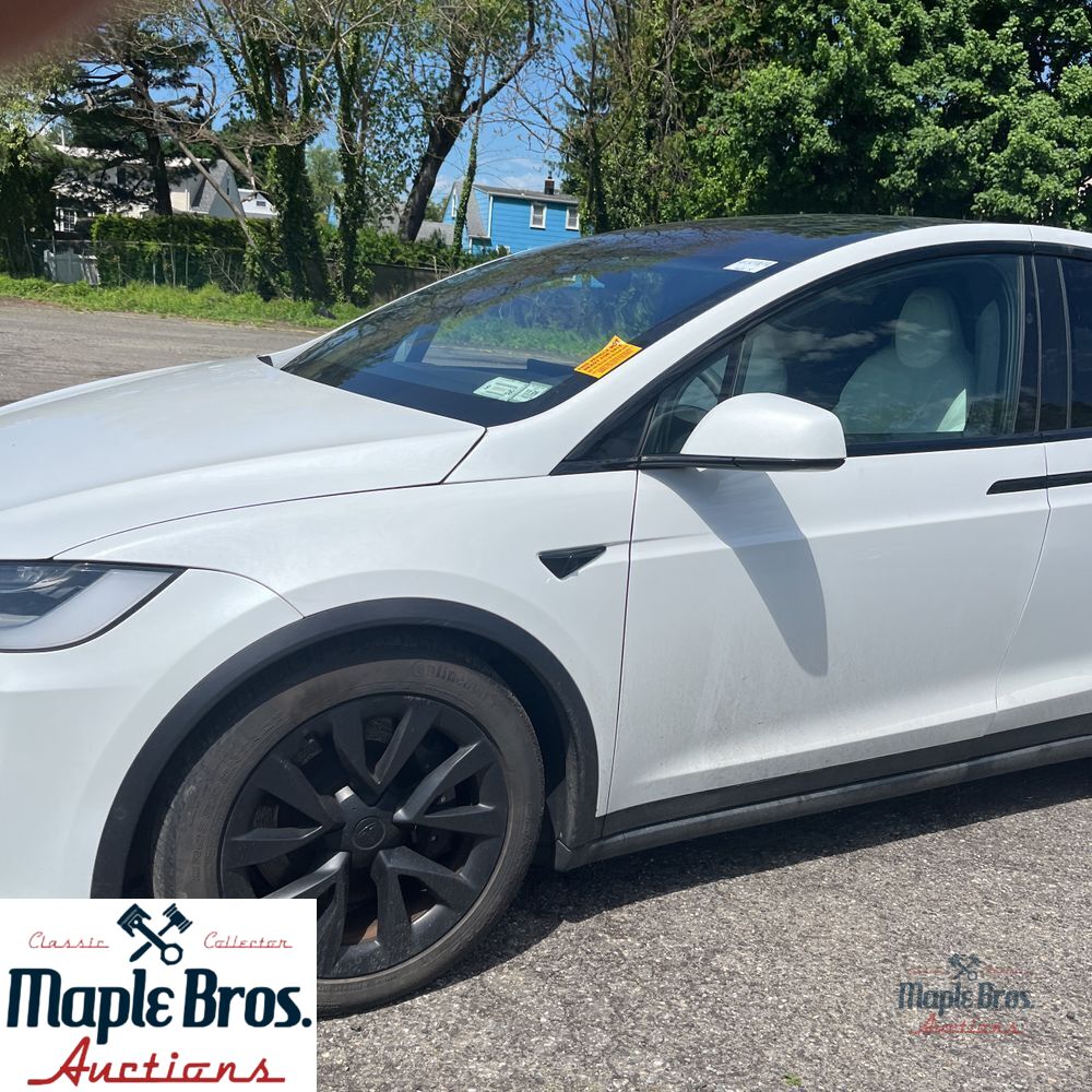 2022 Tesla Model X Base