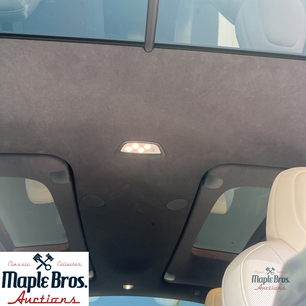 2022 Tesla Model X Base