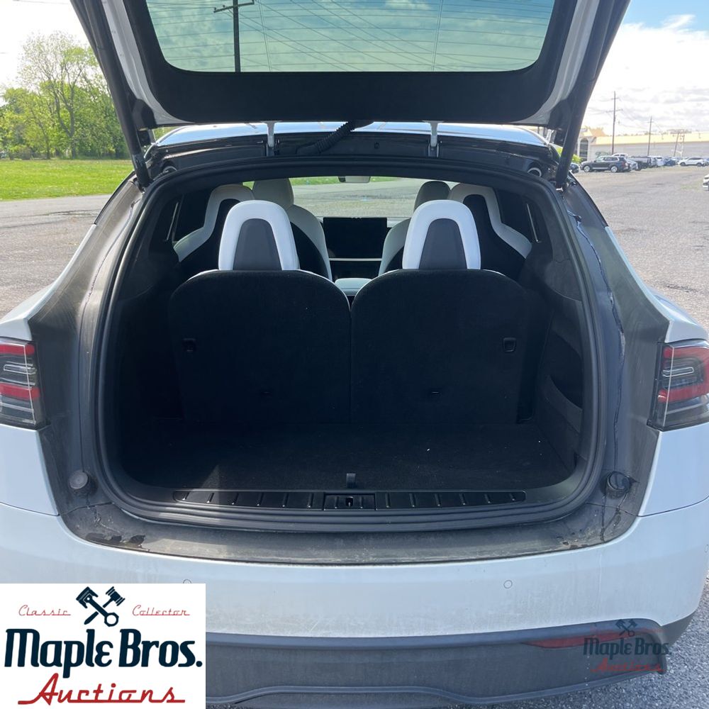2022 Tesla Model X Base