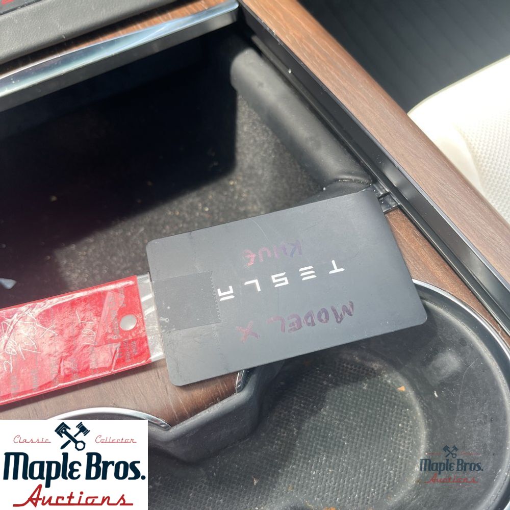 2022 Tesla Model X Base