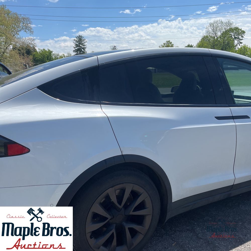 2022 Tesla Model X Base