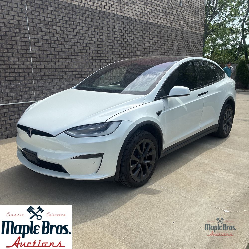 2022 Tesla Model X Base