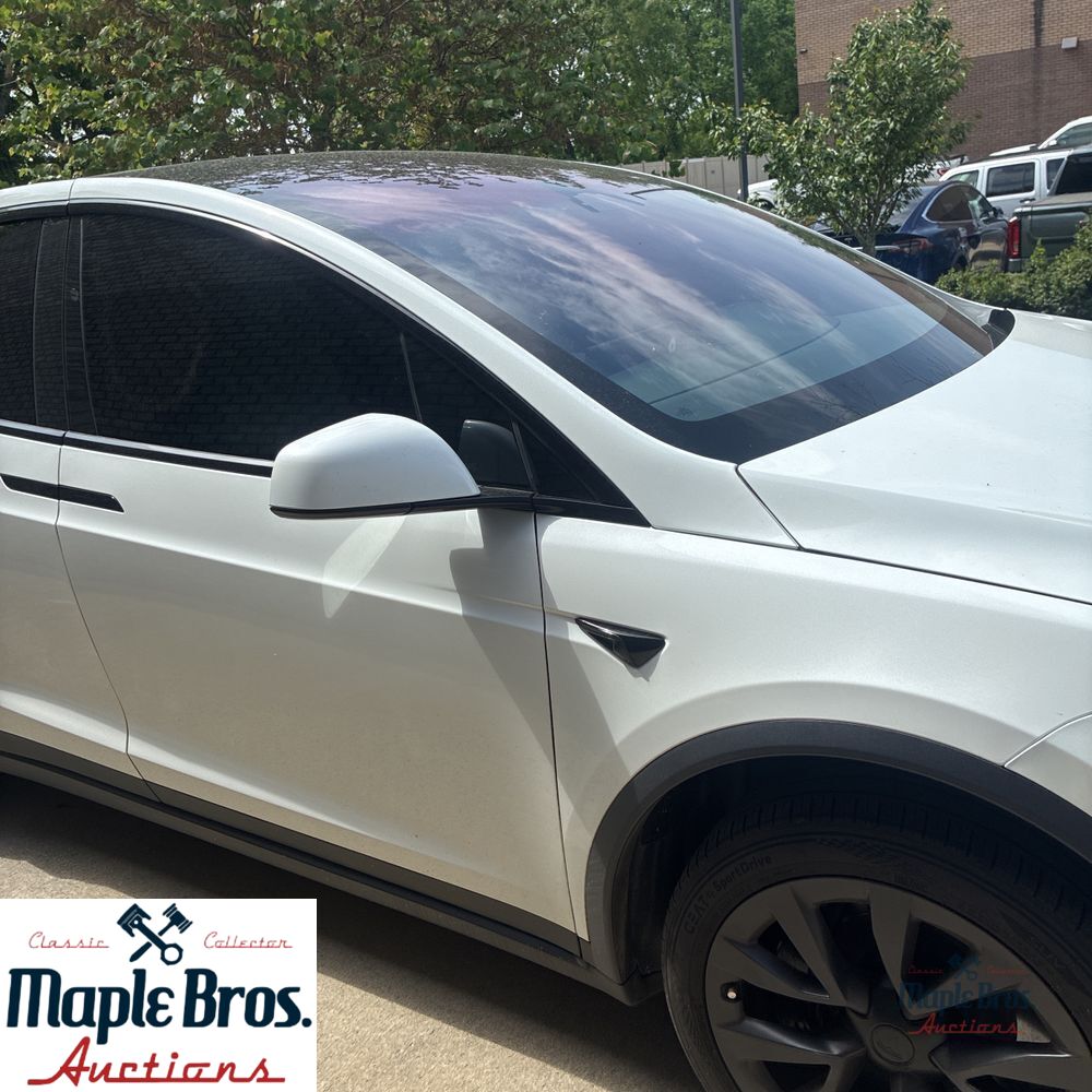 2022 Tesla Model X Base