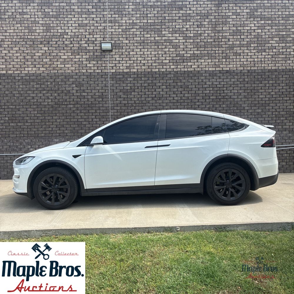 2022 Tesla Model X Base