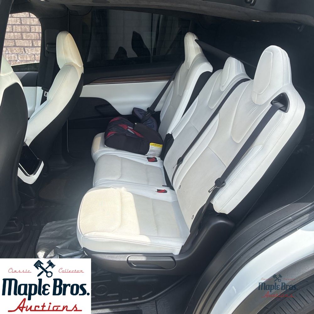 2022 Tesla Model X Base