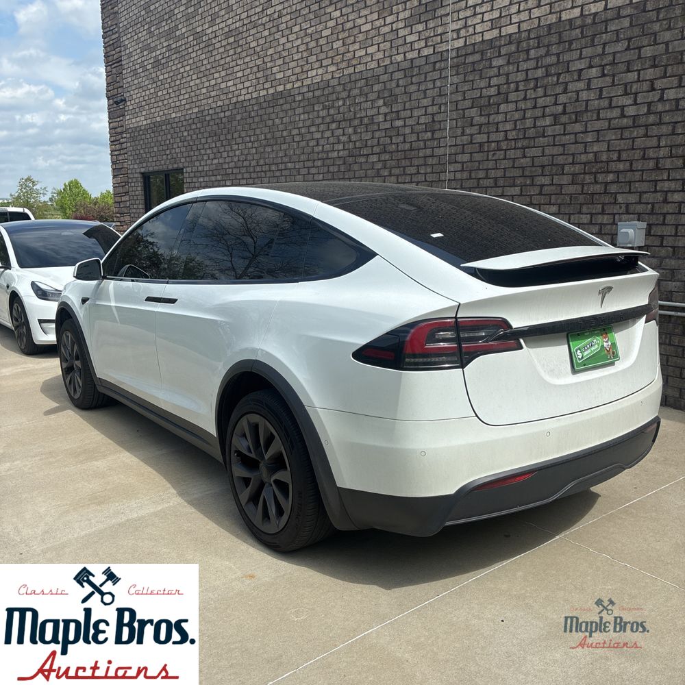 2022 Tesla Model X Base