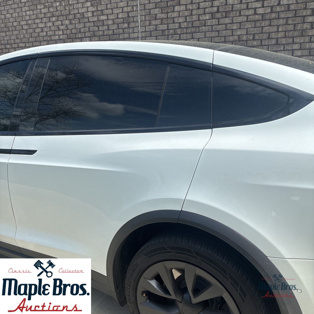 2022 Tesla Model X Base